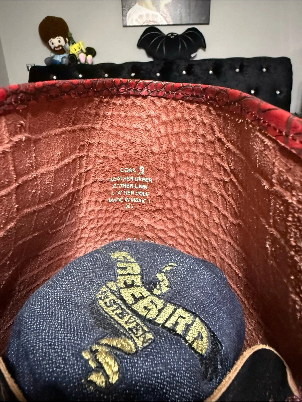 FREEBIRD Coal in red croc